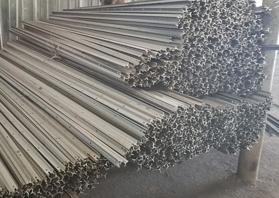 Yıldız Şekilli Galvanizli Çelik İskele / Sığır Çiti Postası Uzun Ömürlü ve Tekrarlanabilir