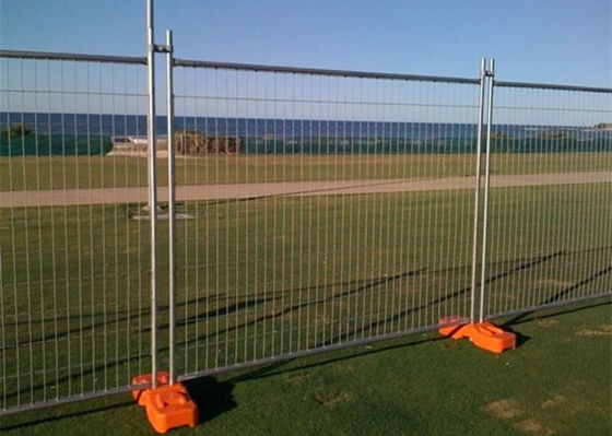 Spor Etkinlikleri İçin Galvanizli Çelik Geçici Mesh Eskrim 2.4x 2.1 Metre